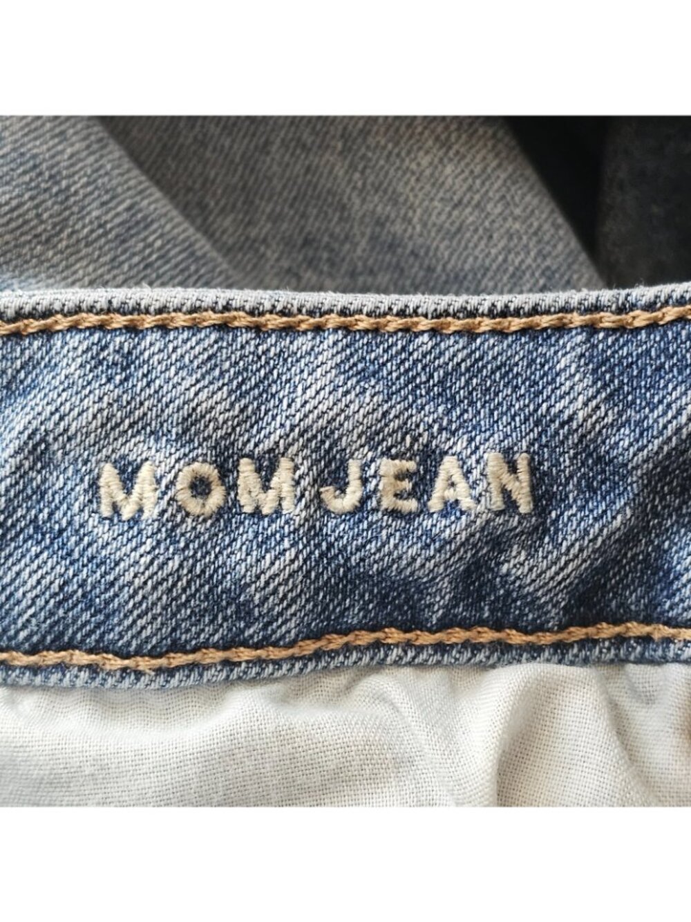 American Eagle Mom Jean Womens 2 High Rise Tapered Denim Light Wash Stretch - Picture 7 of 11